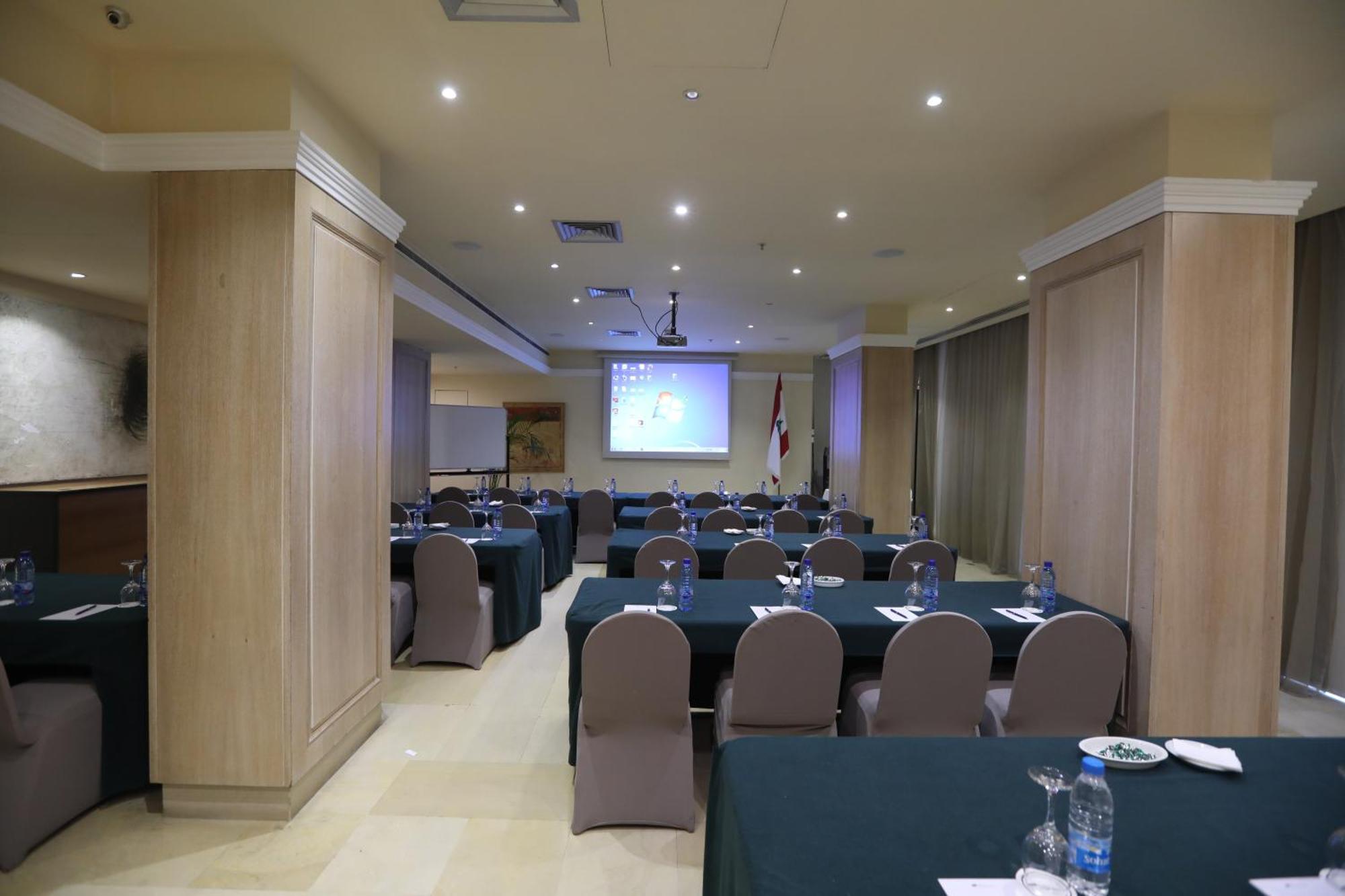 فندق وارويك بالم بيتش بيروت المظهر الخارجي الصورة